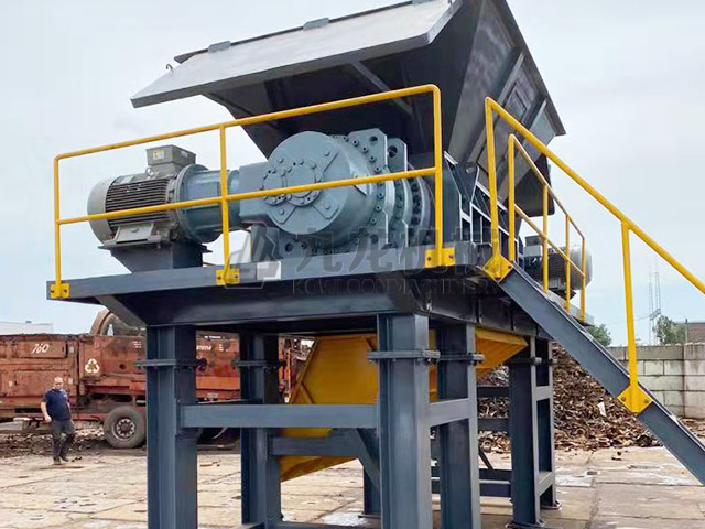 金屬撕碎機(jī) 金屬撕碎機(jī)